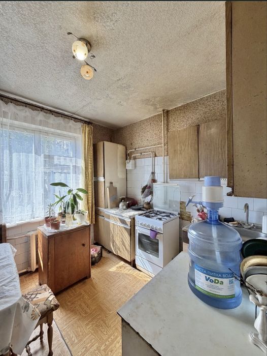 Продаж 4-кімнатної квартири