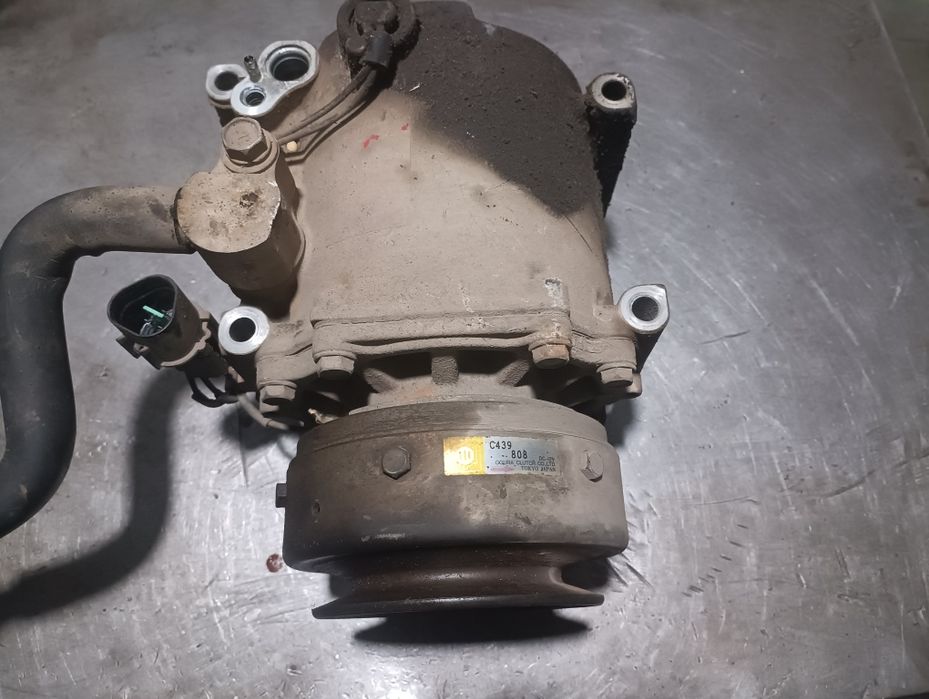 Компресор кондиціонера MR315442