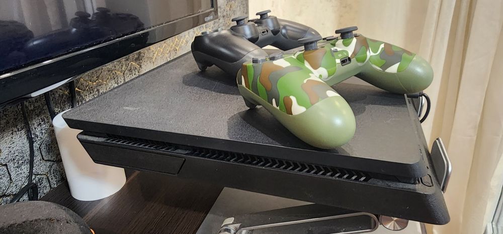 Ps4slim 500 2джойстика и игры в подарок