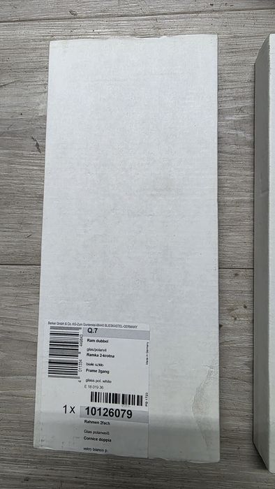 Ramka berker Q7 białe szkło