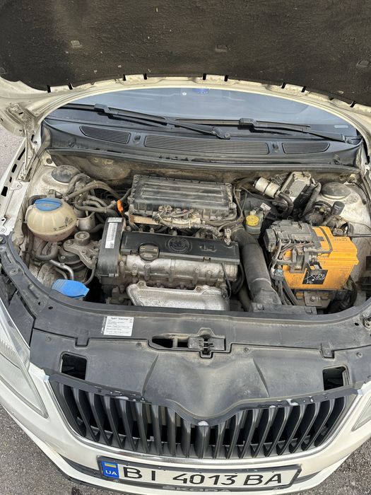 Продам skoda fabia 2 2012 року