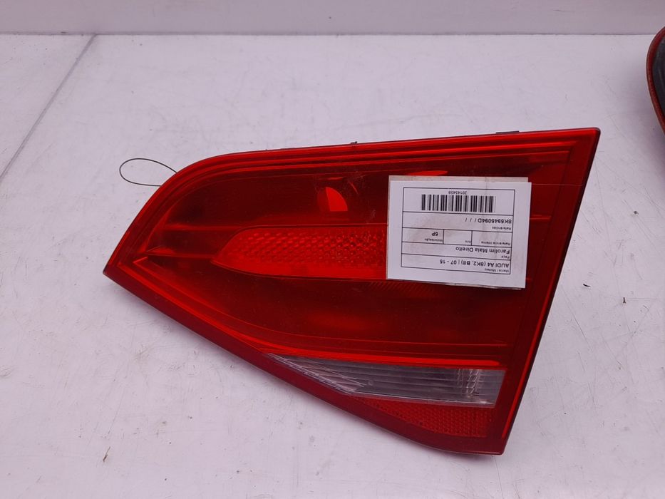 Farolim da mala direito AUDI A4 (8K2, B8)