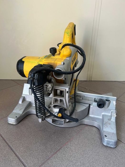 Pilarka ukosowa DEWALT DWS777-QS 1800W