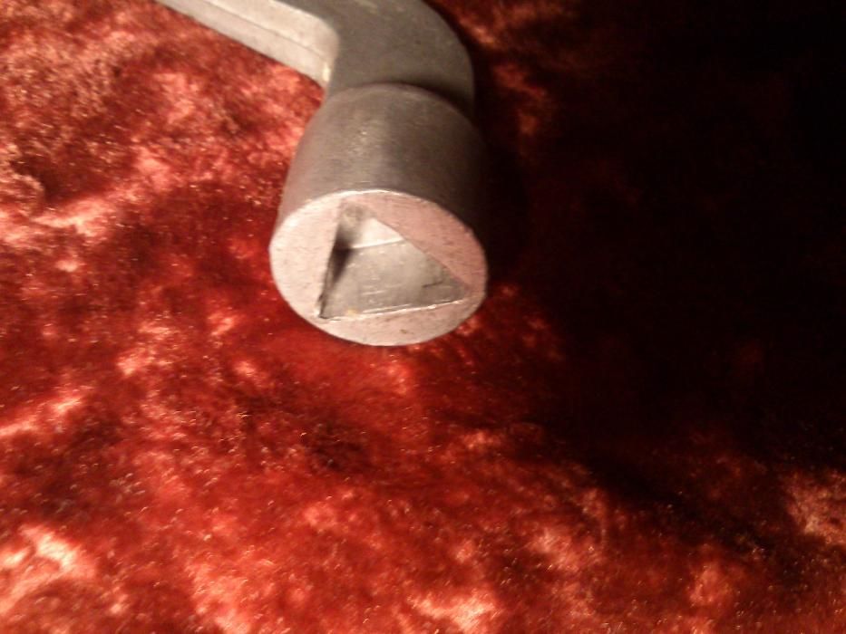 Трёхгранка ключ провідника 8х8 мм  открывания вагона дверей шкафа щитк