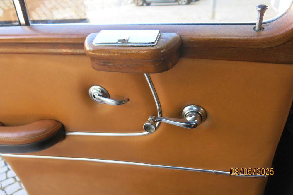 MERCEDES 220 S PONTON CLÁSSICO