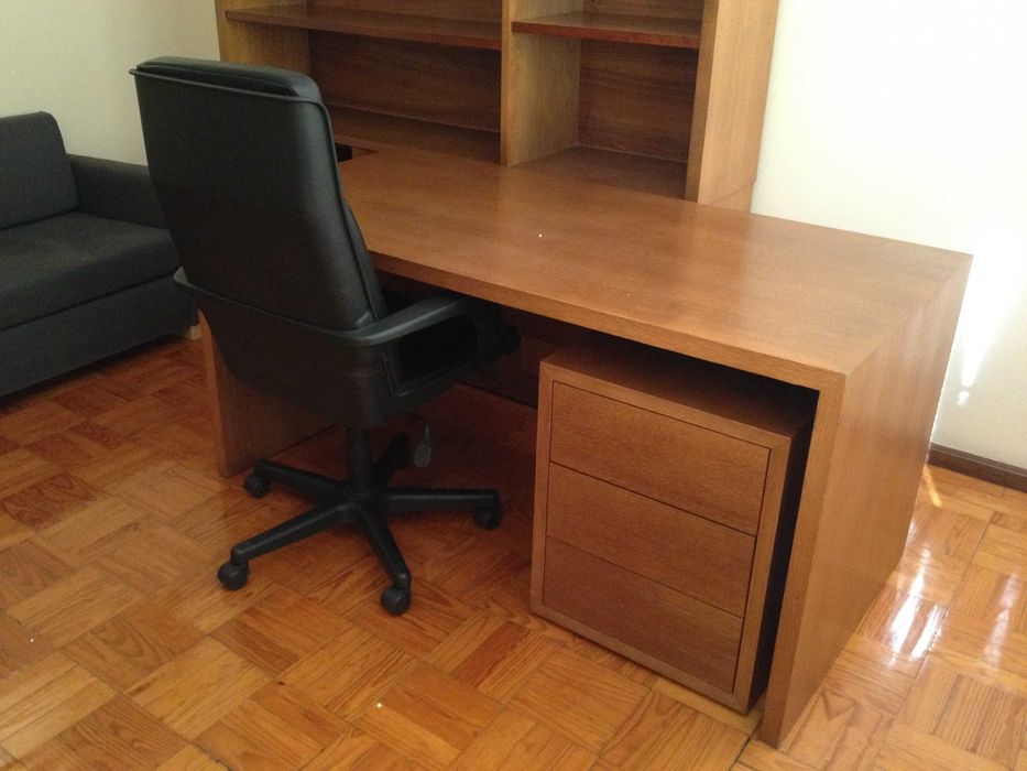 Mobiliário de escritório (completo e boa qualidade)