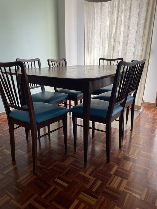 Mesa e cadeiras vintage