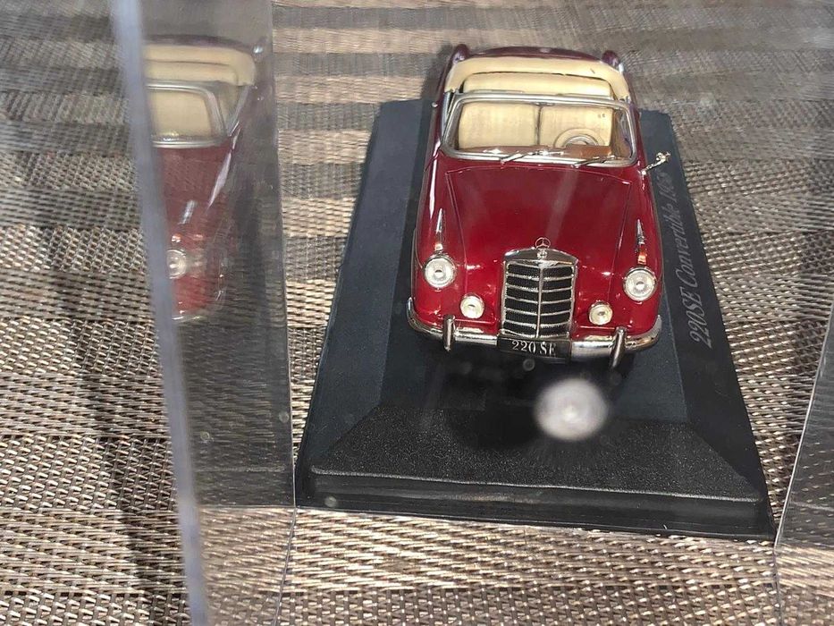 Miniatura 1 43 Mercedes Benz 220 SE Convertible