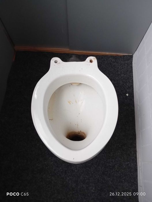 Унітаз б.у. під навісний бачок.