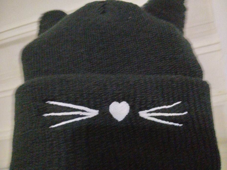 Шапочка чорна з котячими вушками