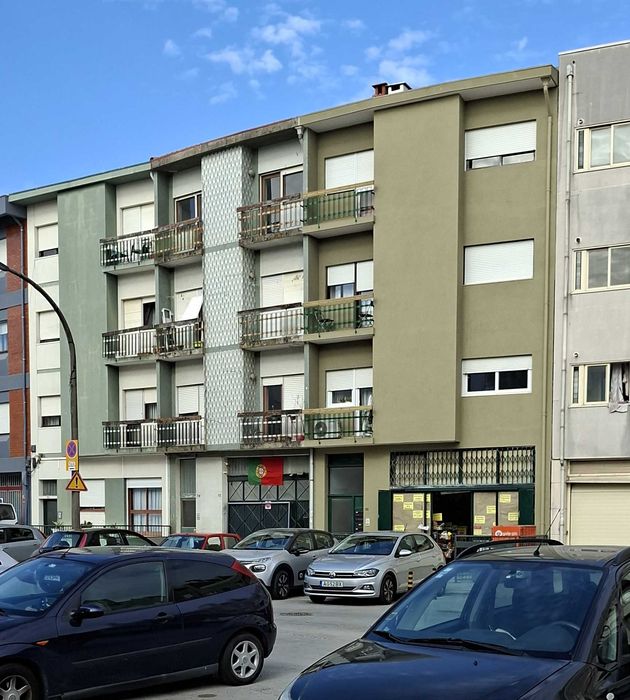 Espaço comercial 110 m2 para venda em Paranhos (Rua Luis aguiar) Porto