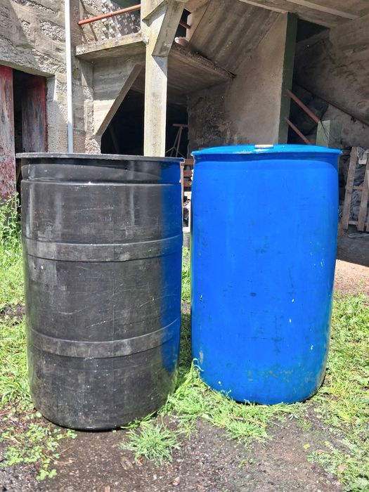 Bidons de 200l  plásticos