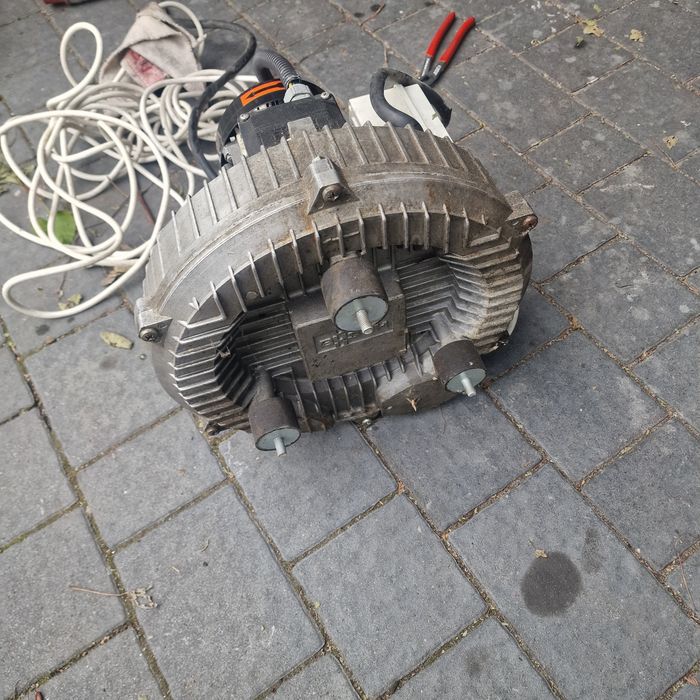 Dmuchawa boczno kanałowa zwana próżniowa