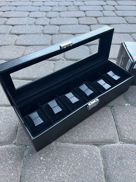 Sprzedam etui na zegarki