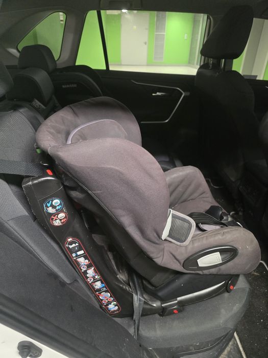 Fotelik obrotowy Bébé Confort Axiss 9-18 kg (Maxi-Cosi)