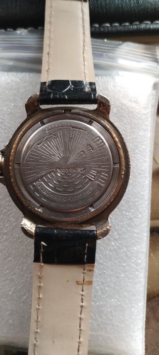 Продам часы Восток