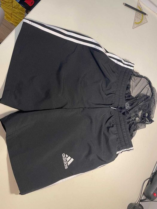 Calções Adidas pretos