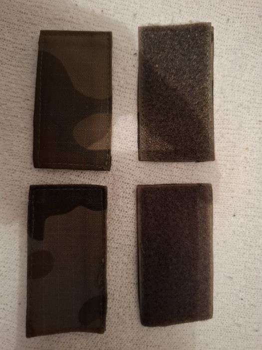 Rzep do munduru polowego khaki.