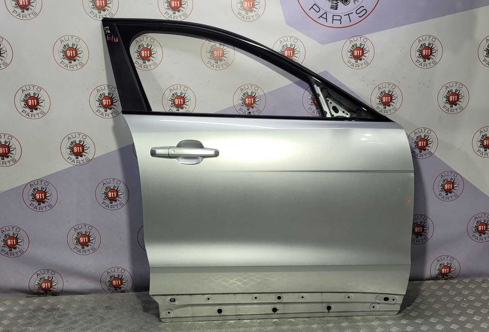 Передні праві двері на Jaguar F-Pace 2017-2023 оригінал