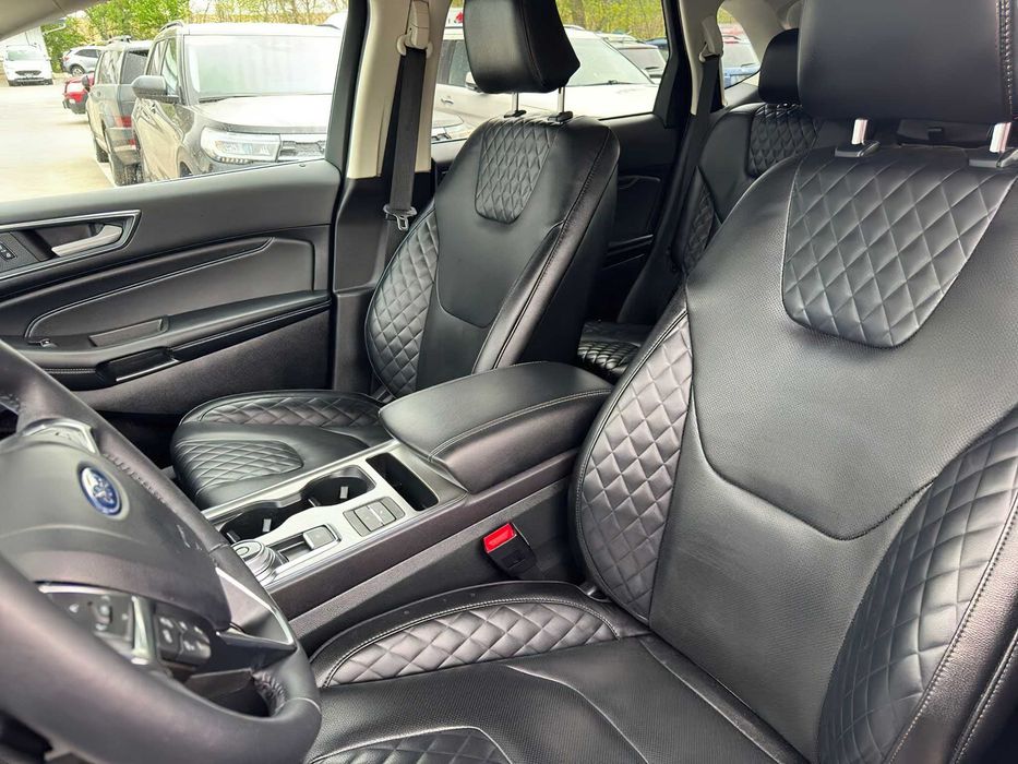 Ford Edge Titanium      2024