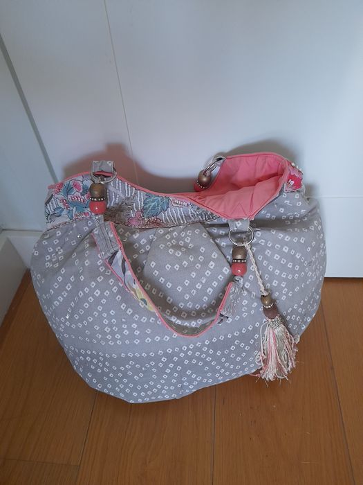 Bolsa / mala etnica com missangas- Claire's