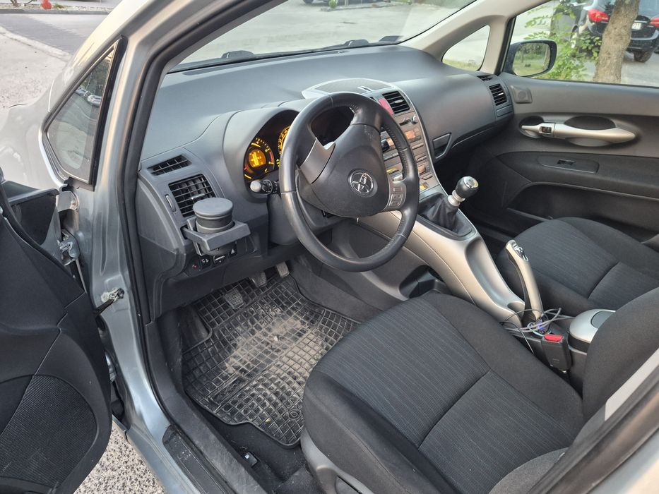 Toyora Auris 2009r