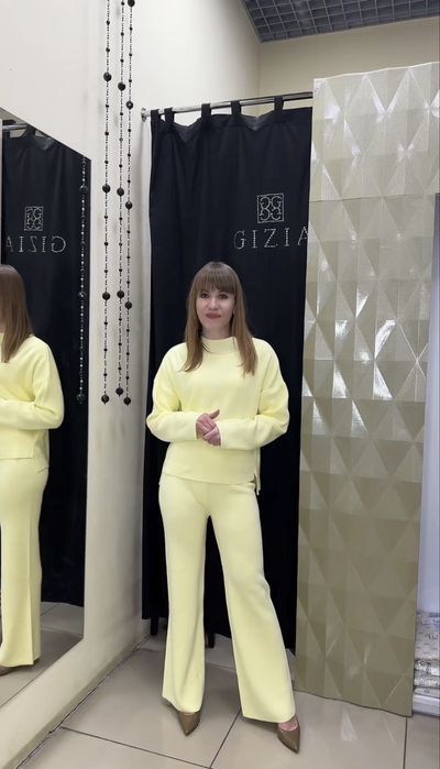 Чудовий легесенький костюмчик