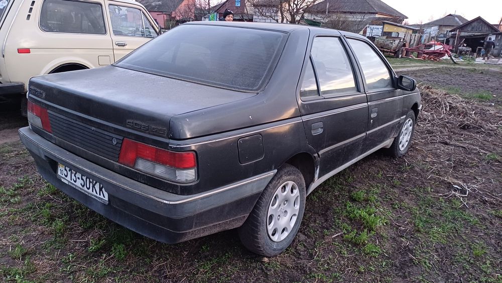 Пежо 405.  двигун 1.6 в хорошому стані