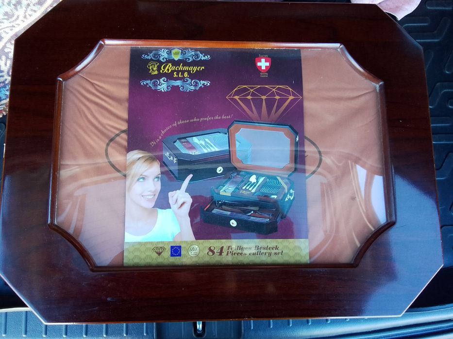 Набор столовых приборов на  84  шт.