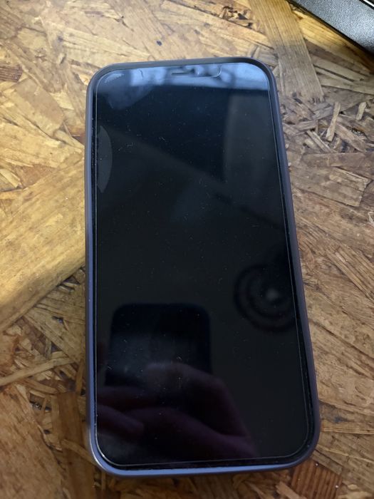 Iphone 12 pro max 88% baterii