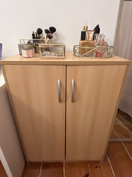 Cómoda de madeira