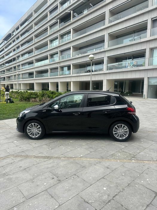 PEUGEOT 208 78000 km