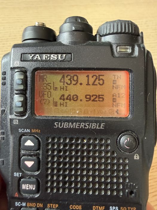 Radiotelefon Yaesu VX-8R