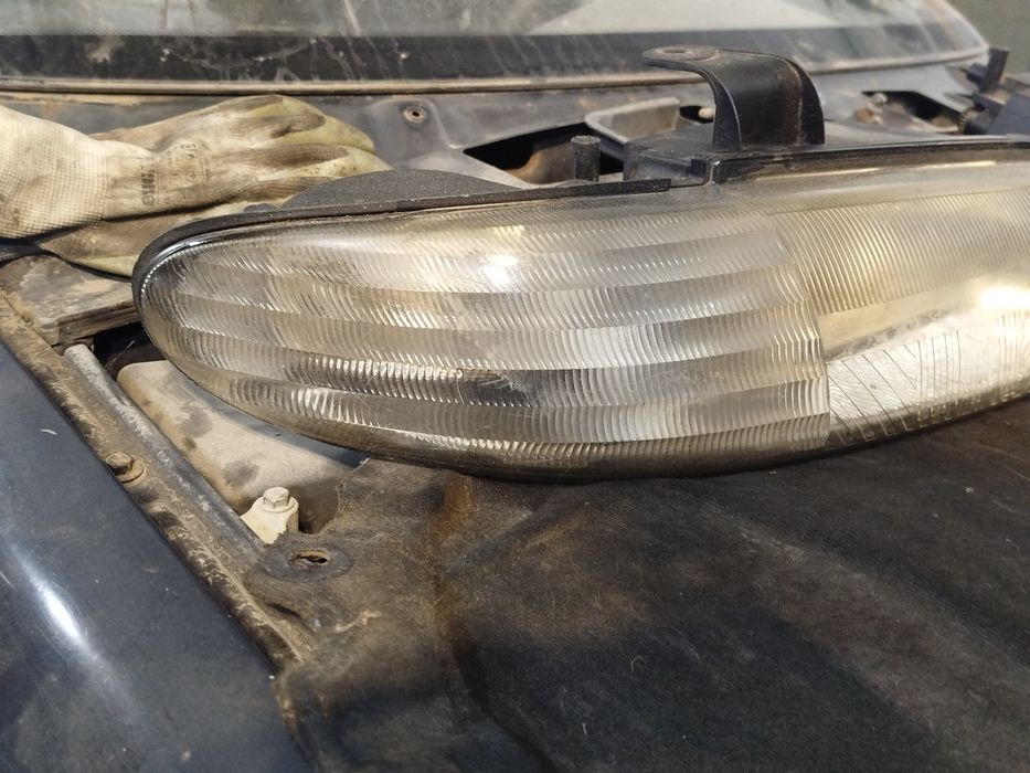 Продам фари chrysler voyager 3