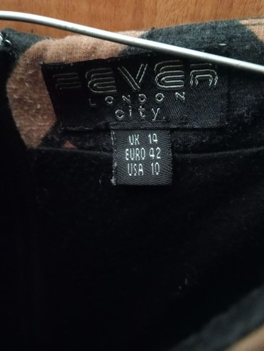 Vendo vestido e macaco