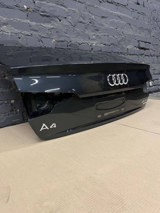 Кришка багажника Audi A4 B9 седан 16-23 рік LX7L