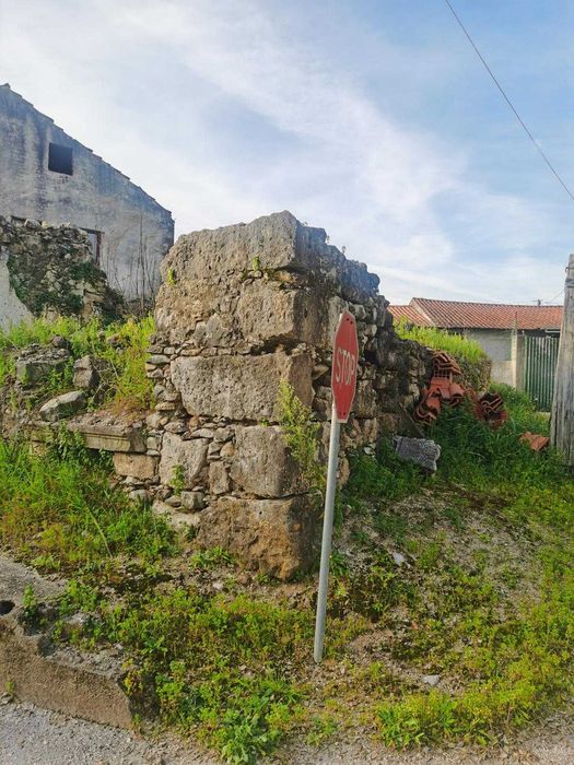 Lote Terreno Urbano 260 m² em Canedo (Mealhada) – A1/IC2