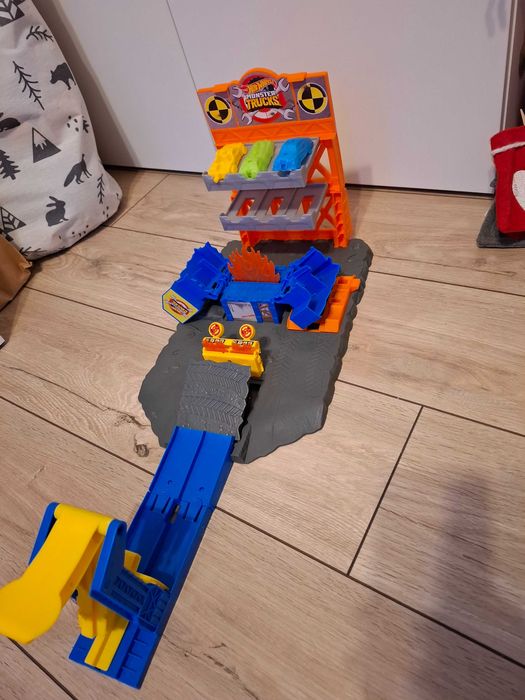 Hot wheels monster truck