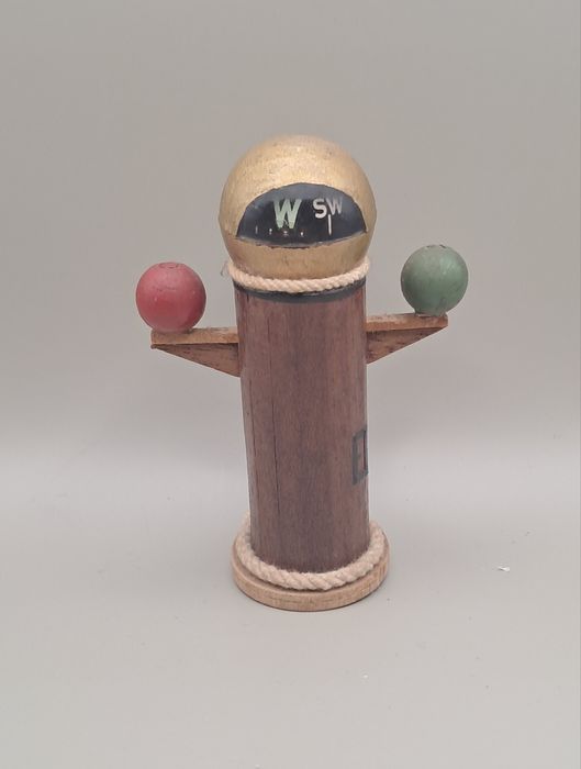 Bitacula instrumento náutico