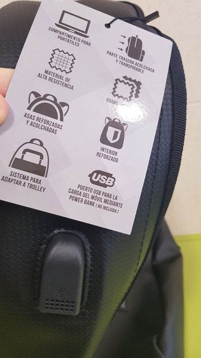 Mochila Marvel em pele homem aranha