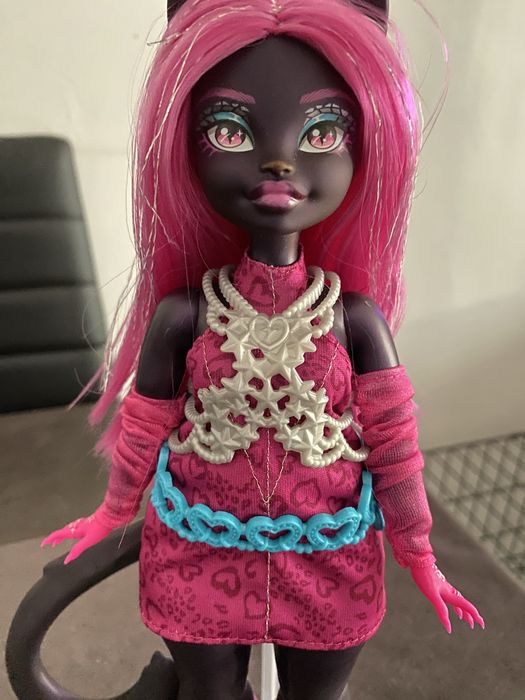 Lalka Monster High Catty Noir z szafą