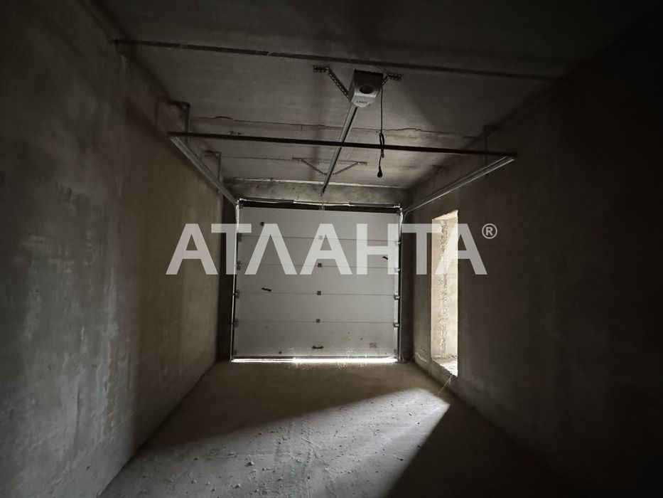 Продається двоповерховий котедж із власною земельною ділянкою!