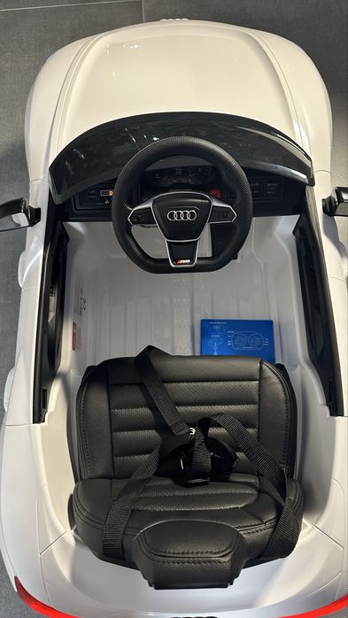 Audi RS E‑tron GT — дитячий електромобіль на акумуляторі пульт USB LED