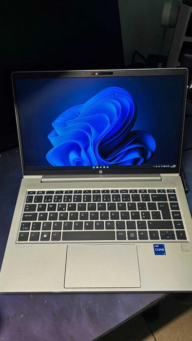 HP ProBook i7 13th Gen, 16GB, SSD 500GB, Estado Novo