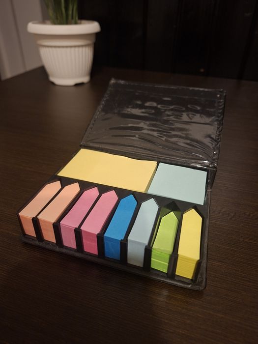 Zestaw karteczek samoprzylepnych w etui