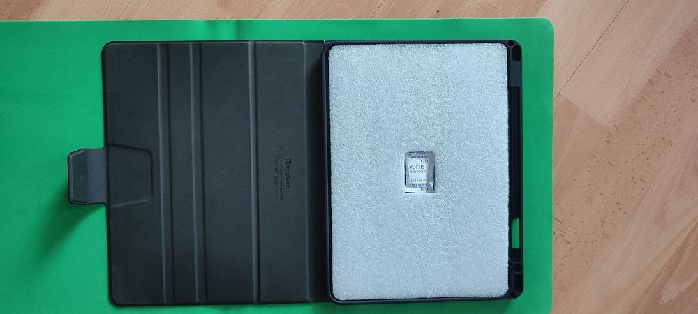 Etui iPad 11 + stylus