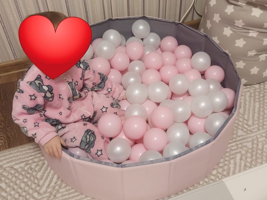 Сухий басейн з кульками