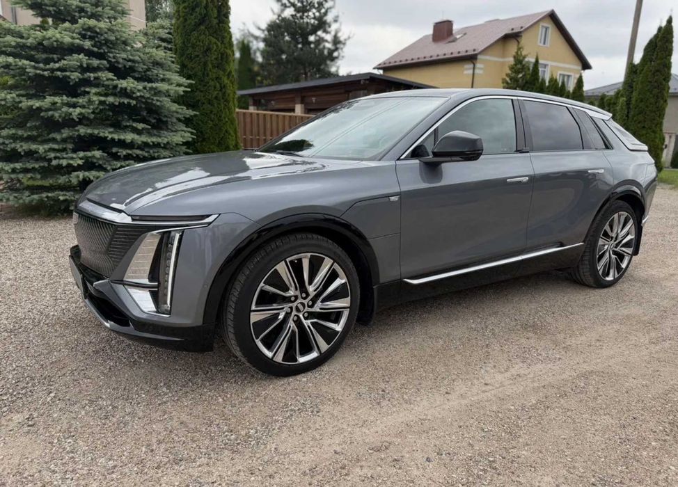Cadillac Lyriq Luxury • 2023 • 102 кВт·год
