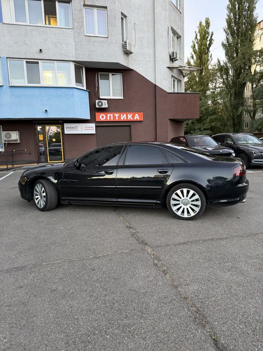 Продам ауді A8 D3