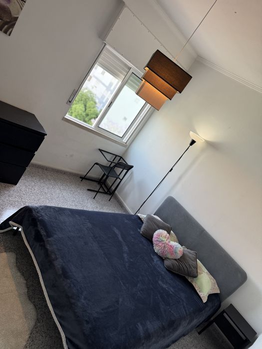 Quarto mobiliado na Moita (Margem Sul)